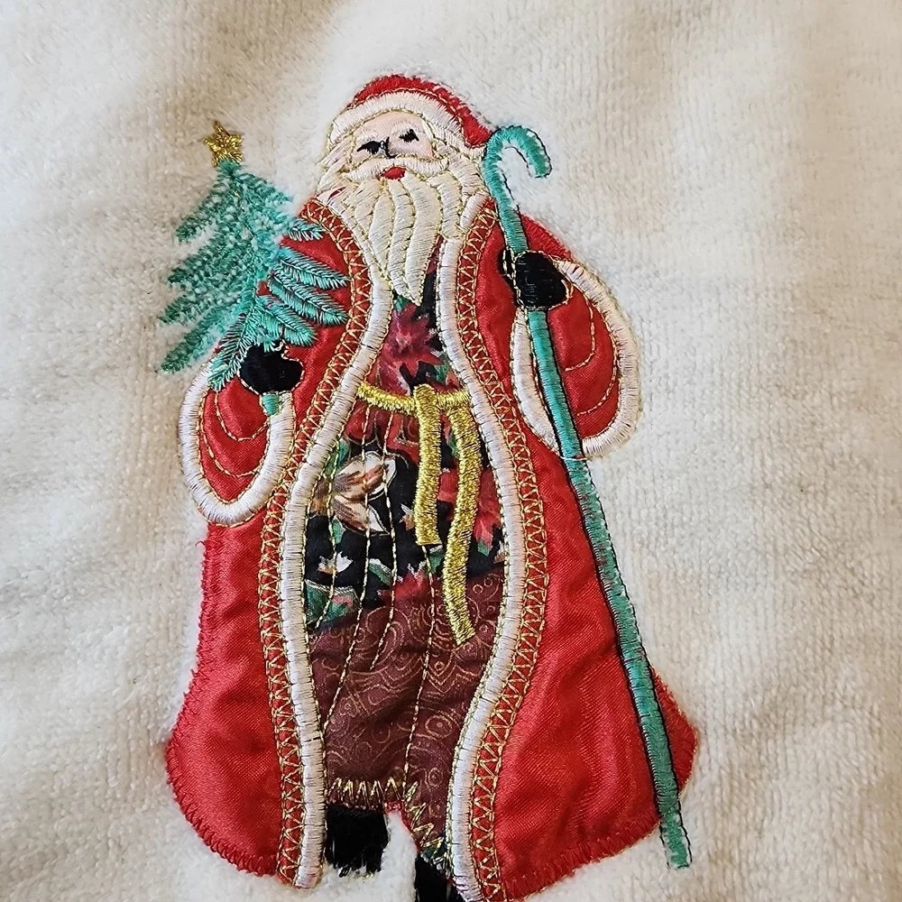 Set Of 3 Vintage Christmas Embroidered Santa Bath & Hand Towel Set Off White